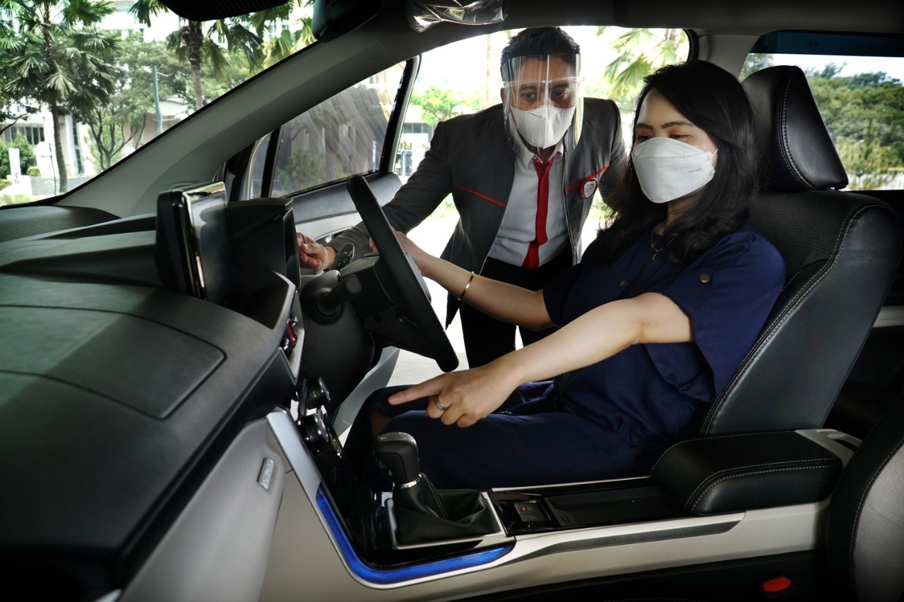 Tips Aman Saat Test Drive Mobil di Pameran Otomotif