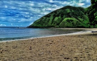 10 Pantai Terindah di Indonesia yang Wajib Kamu Kunjungi