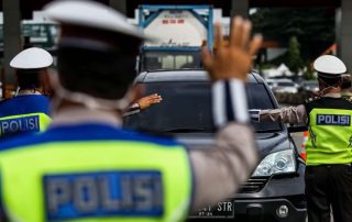 Tugas Polisi Lalu Lintas dalam Mengatur Jalan dan Kecelakaan